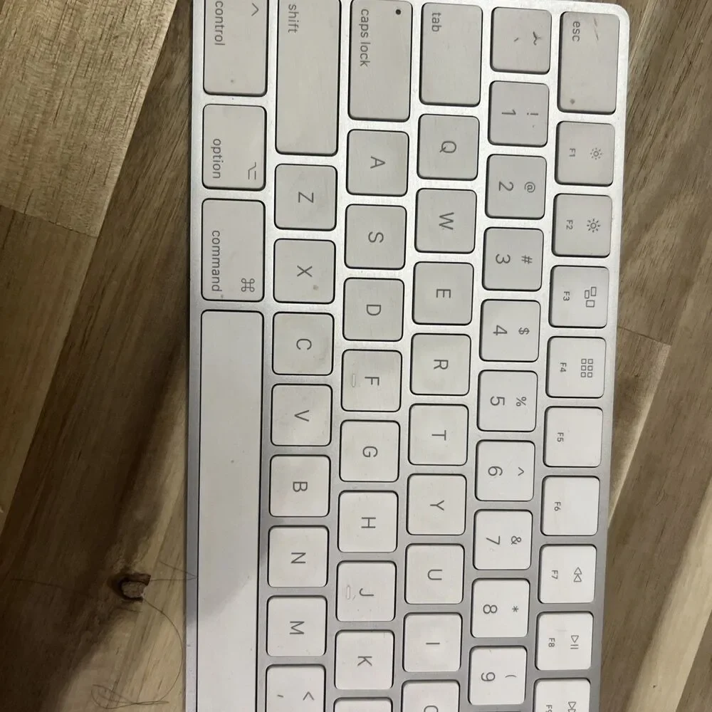 Apple A1843 Wireless Rechargeable Bluetooth Magic Keyboard With Numeric Keypad O